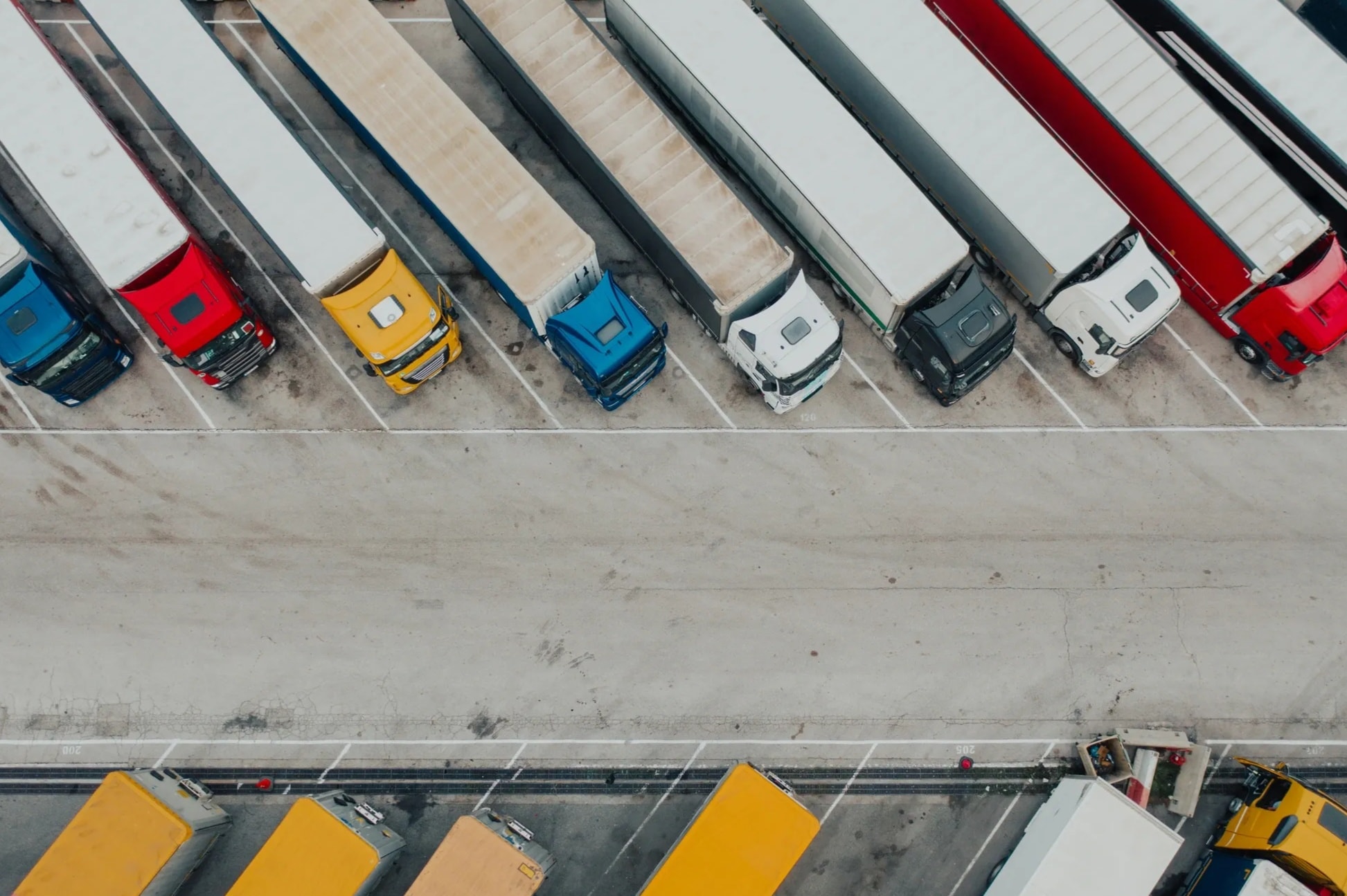 Heavy vehicle fleet with connected telematics technology